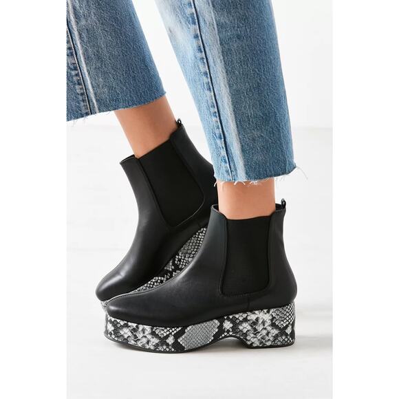 Urban Outfitters Shoes - Urban Outfitters Eva Snakeskin Platform Chelsea Boot Women's Size 10 Y2K 70s